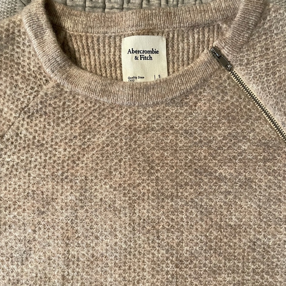 Abercrombie Taupe sweater Small